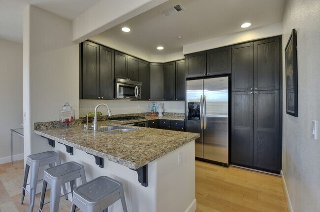 325 Bautista Place, San Jose, CA 95126 photo 4