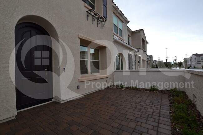 4077 S Sabrina Dr Chandler, AZ 85248 photo 2