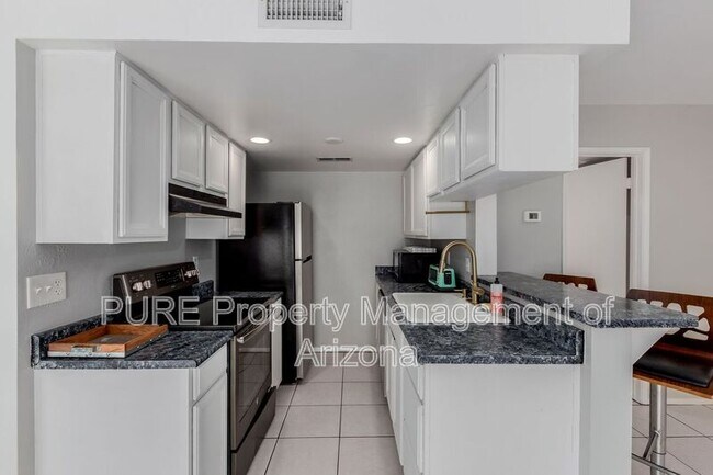 13421 N 8th St photo 4