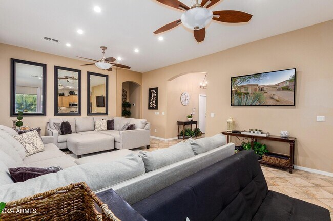 3103 W Sentinel Rock Rd Phoenix, AZ 85086 photo 5