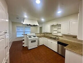 4124 Benmar Street, Fort Worth, TX 76103 photo 4
