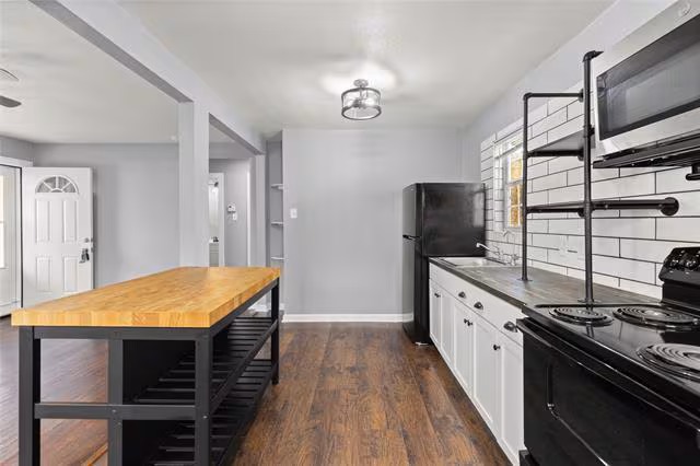 3914 Shelley Boulevard, Dallas, TX 75211 photo 4