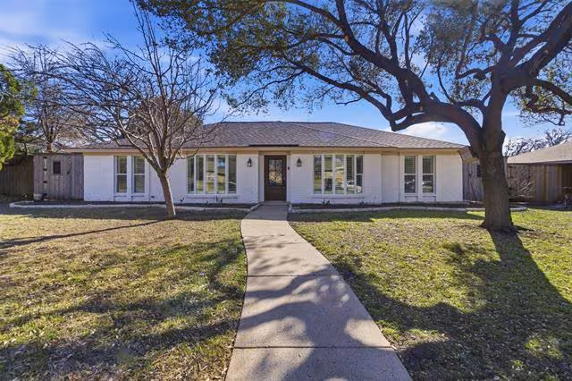 2504 Northcrest Dr Plano, TX 75075 photo 2