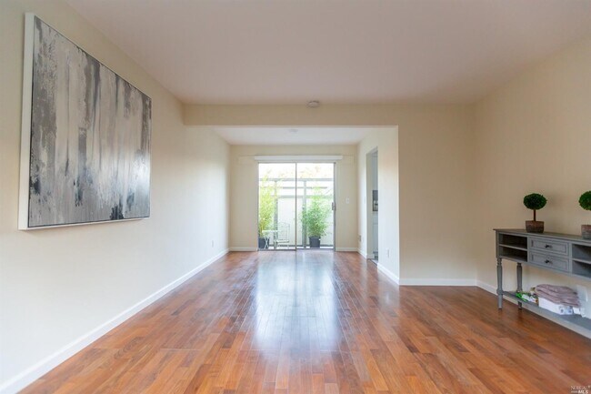 13B Oliva Dr Novato, CA 94947 photo 5
