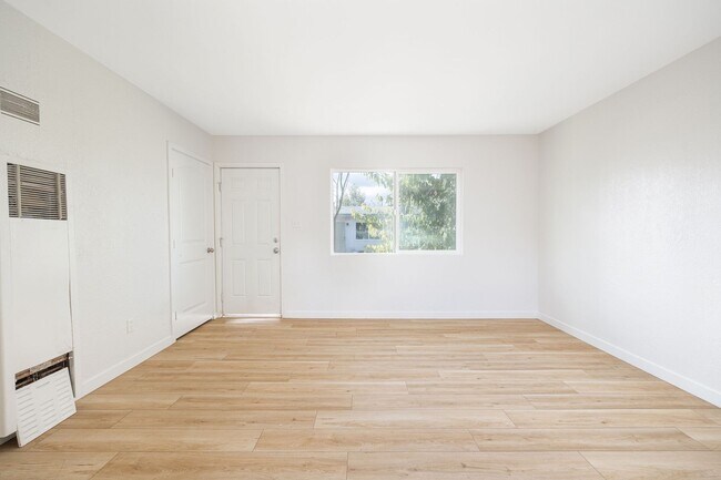 767 Ball Ave Escondido, CA 92026 photo 4