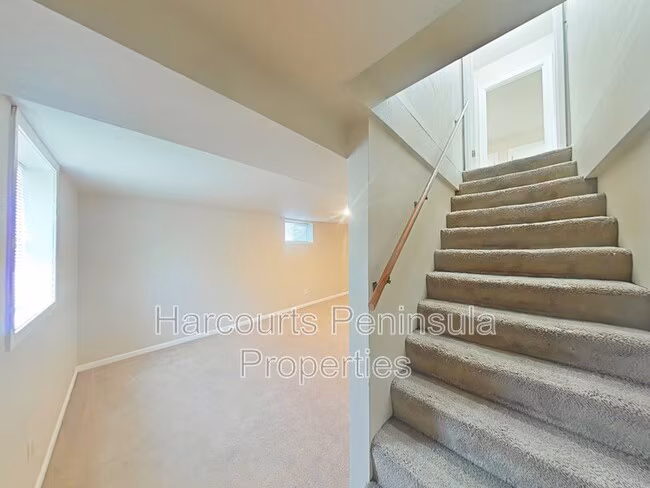 1011 N Rainier Ave Bremerton, WA 98312 photo 5