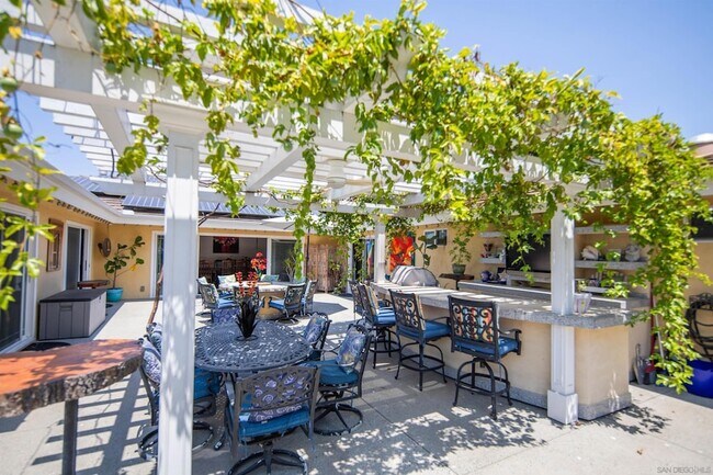 1040 Alameda Blvd Coronado, CA 92118 photo 4