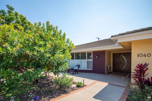 1040 Alameda Blvd Coronado, CA 92118 photo 2