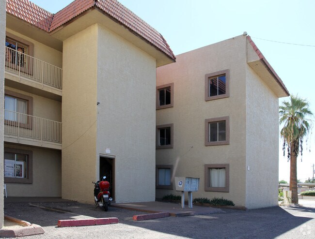 Central Avenue 3 Bedroom 2.5 Bathroom FOR RENT photo 3