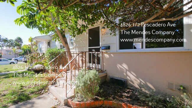4826 1/2 Pescadero Ave San Diego, CA 92107 photo 2