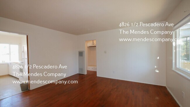 4826 1/2 Pescadero Ave San Diego, CA 92107 photo 3