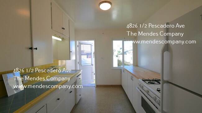 4826 1/2 Pescadero Ave San Diego, CA 92107 photo 4