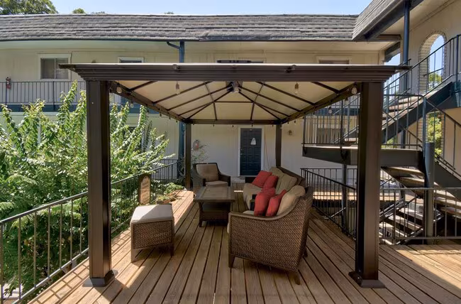 Barton Springs Apartments photo 4