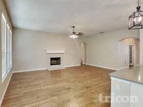 330 Abbott Lane, Waxahachie, TX 75165 photo 3