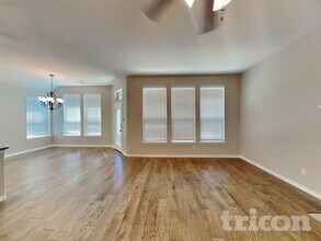 330 Abbott Lane, Waxahachie, TX 75165 photo 4