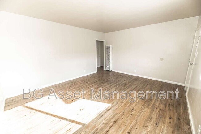 22815 Grand St Hayward, CA 94541 photo 2