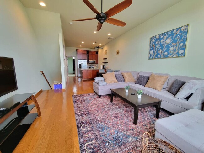 626 S 23rd St Tacoma, WA 98405 photo 2