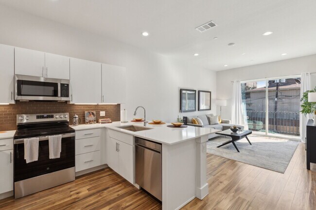 2990 Reagan photo 5
