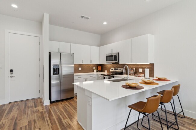 2990 Reagan photo 4