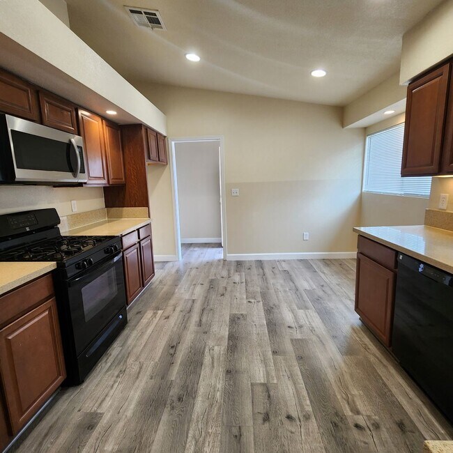 3 Br/ 2Bath Concord with bonus room photo 5