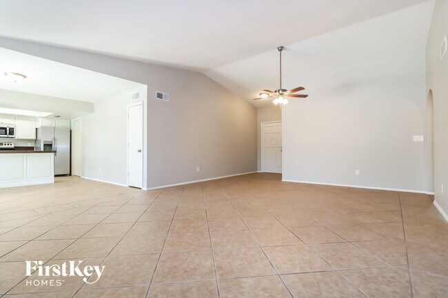 3921 W Pershing Ave Phoenix, AZ 85029 photo 5