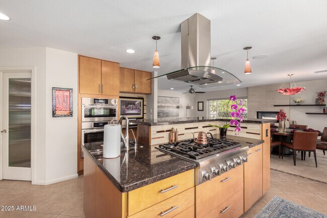 2909 E Las Rocas Dr Phoenix, AZ 85028 photo 2