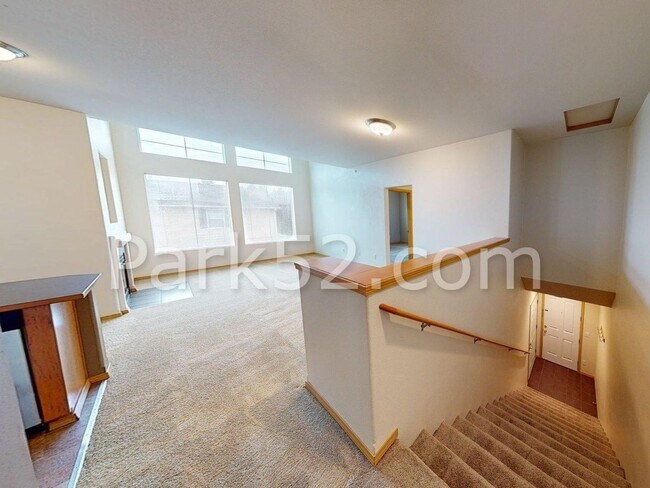2 Bedroom Condo in DuPont photo 3