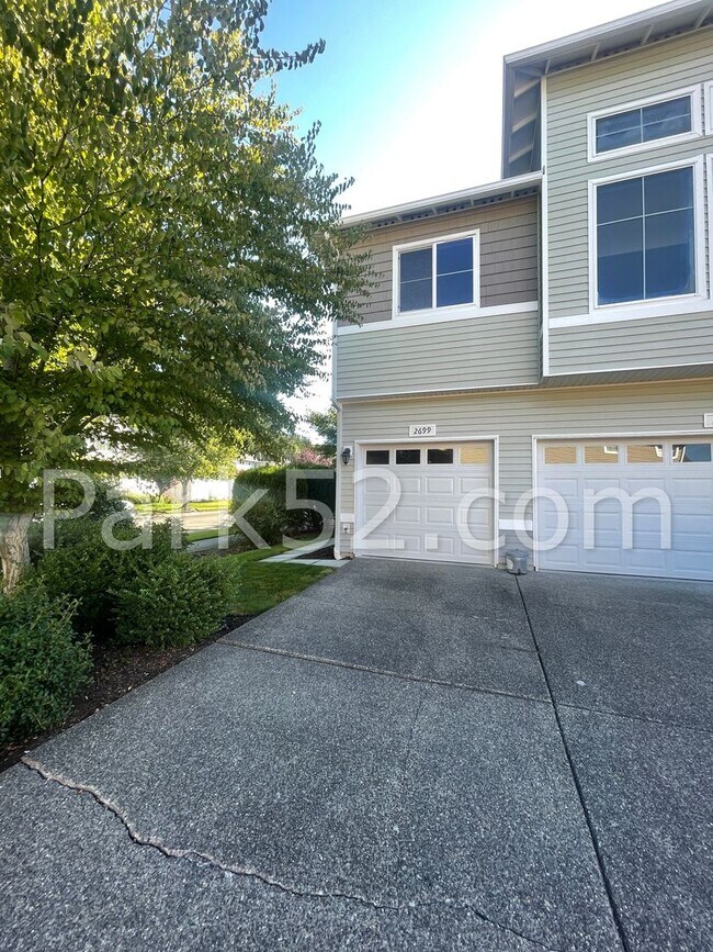 2 Bedroom Condo in DuPont photo 2