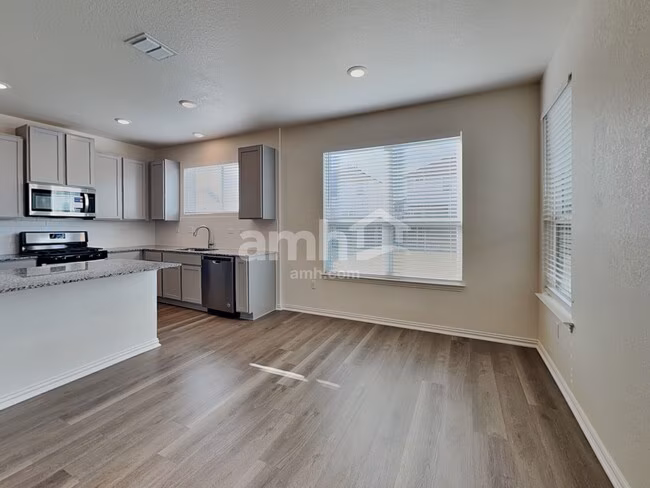 2709 Lillybrook Ln New Braunfels, TX 78130 photo 3