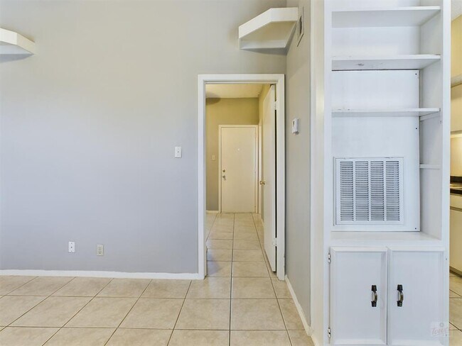 3316 Guadalupe St Austin, TX 78705 photo 2