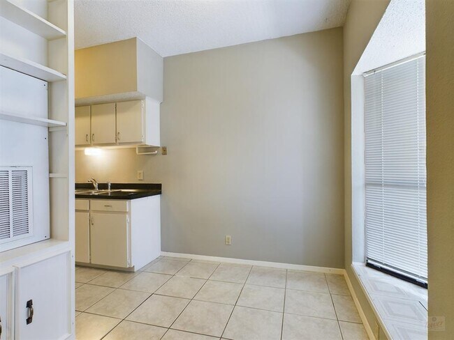 3316 Guadalupe St Austin, TX 78705 photo 4
