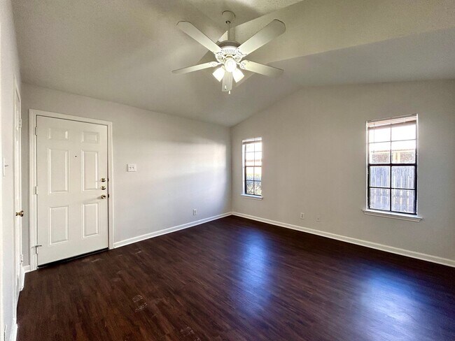 9317 Kempler Dr Austin, TX 78748 photo 3