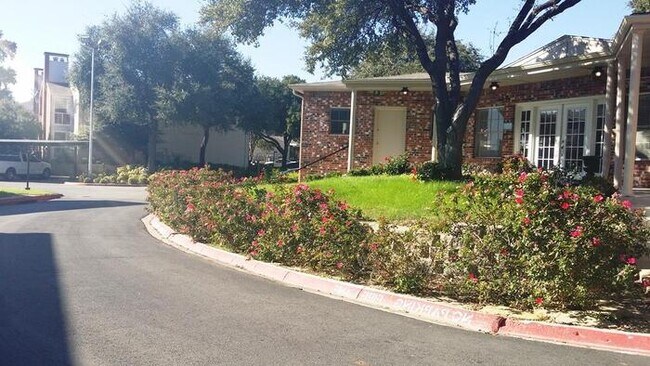 6869 Chickering Rd Fort Worth, TX 76116 photo 4