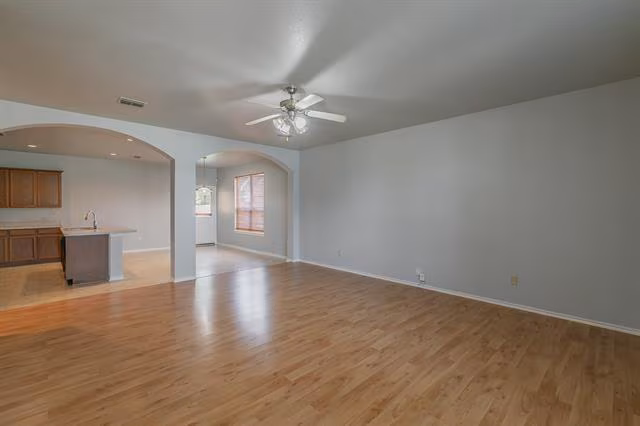 5419 Prairie Lane, Grand Prairie, TX 75052 photo 3