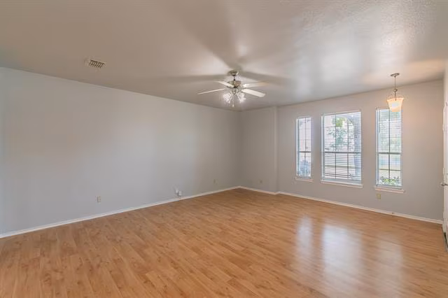 5419 Prairie Lane, Grand Prairie, TX 75052 photo 5