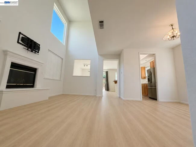 5168 Academy Rd Concord, CA 94521 photo 4