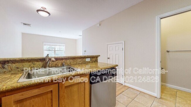 110 5th St Santa Rosa, CA 95401 photo 4