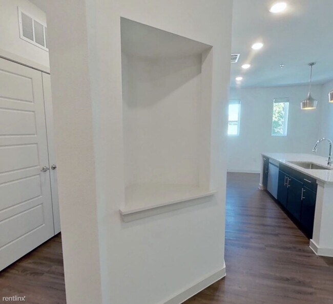 661 Louis Henna Blvd Round Rock, TX 78664 photo 3