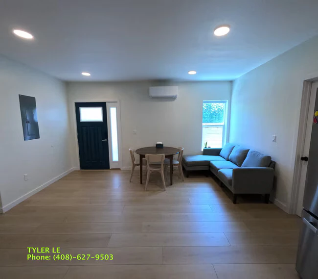 6125 Fremont St Oakland, CA 94608 photo 3