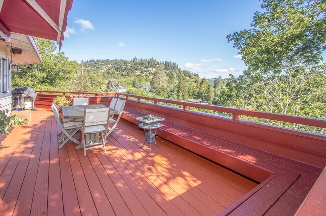 Gated 4bd/3ba Kentfield Home photo 3