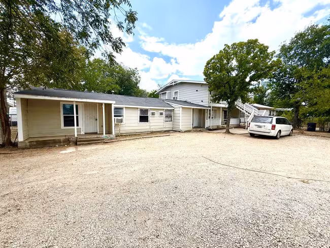 602 Lovett Ave San Antonio, TX 78211 photo 2