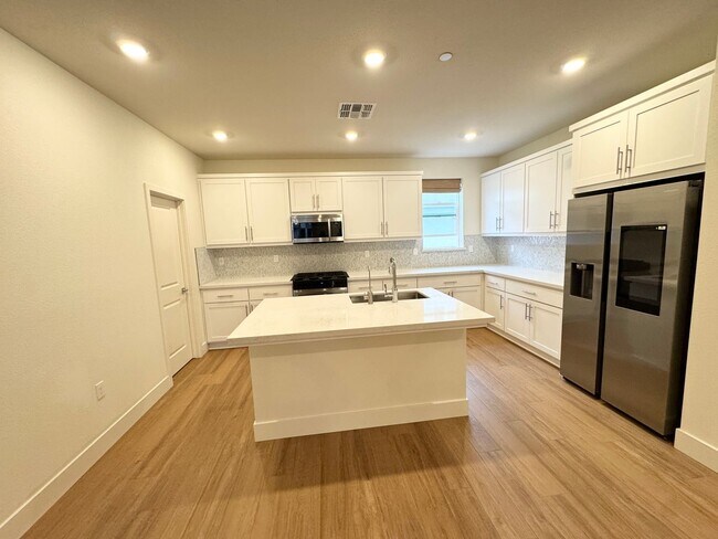 Perfect Shape Dublin Home in The Boulevard Community photo 3