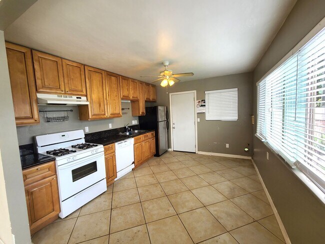 424-426 Delaware St Imperial Beach, CA 91932 photo 5