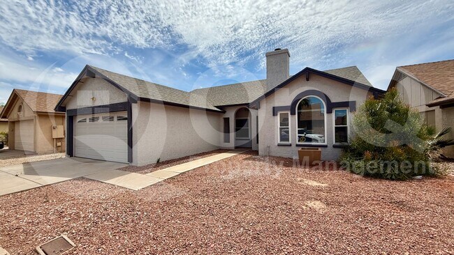 10115 W Reade Ave Glendale, AZ 85307 photo 2