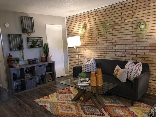 247 W Dickson Ave San Antonio, TX 78214 photo 5