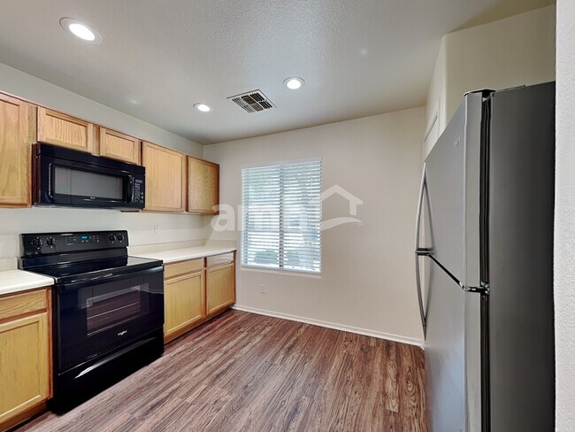 18554 W Mariposa Dr Surprise, AZ 85374 photo 5