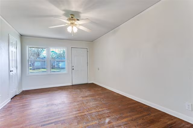 4129 S Henderson St Fort Worth, TX 76115 photo 2