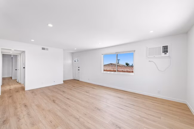 223 Avenida Victoria San Clemente, CA 92672 photo 3
