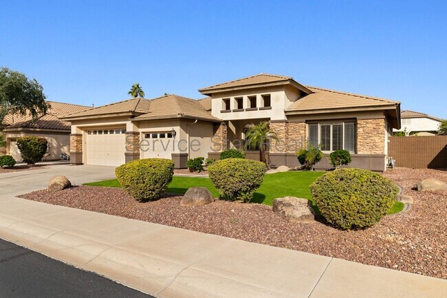 12824 West Estero Lane, Litchfield Park, AZ 85340 photo 2