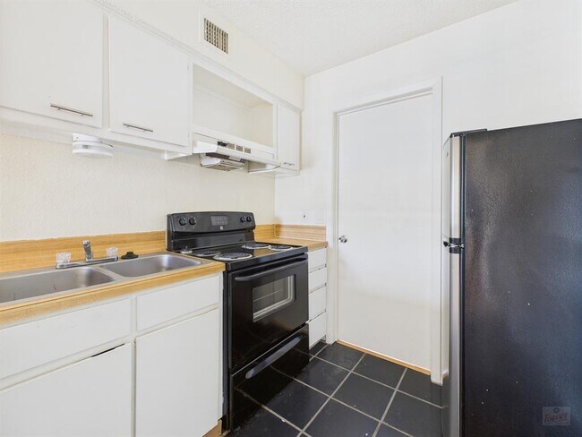 3000 Guadalupe St Austin, TX 78705 photo 5